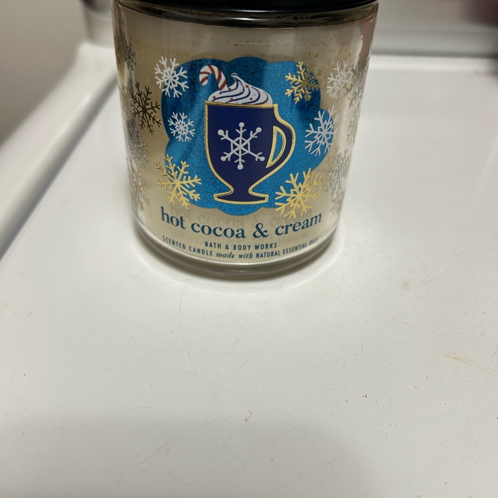 Bath & Body Works Hot Cocoa and Cream Candle
